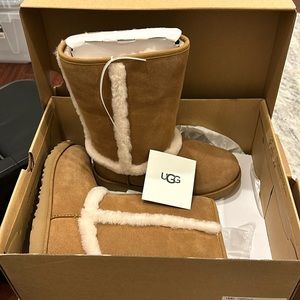 UGG kids Hadley waterproof tall size 5